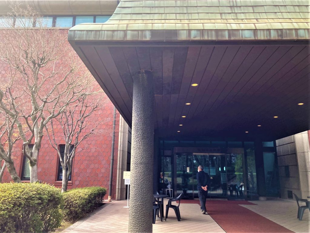 呉市立美術館は緑が多くレトロな雰囲気が魅力の美術館です 大人のおしゃれ塾 Fashion School Tanaka 呉市立美術館は緑が多くレトロな雰囲気が魅力の美術館です 大人のおしゃれ塾 Fashion School Tanaka